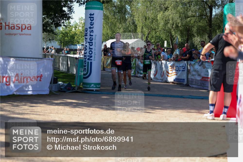 01.09.2024 - 17. Tribühne Triathlon Michael Strokosch http://msf.ph/oto/6899941 01.09.2024 10:55:17 Ziel 149, 294, 730 meine-sportfotos.de