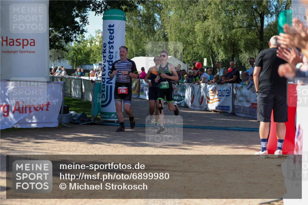01.09.2024 - 17. Tribühne Triathlon Michael Strokosch http://msf.ph/oto/6899980 01.09.2024 10:55:18 Ziel 149, 294, 730 meine-sportfotos.de