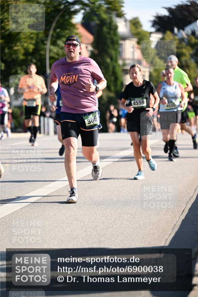 01.09.2024 - BARMER Alsterlauf Dr. Thomas Lammeyer http://msf.ph/oto/6900038 01.09.2024 09:37:38 Laufen 366, 4559, 4550 meine-sportfotos.de
