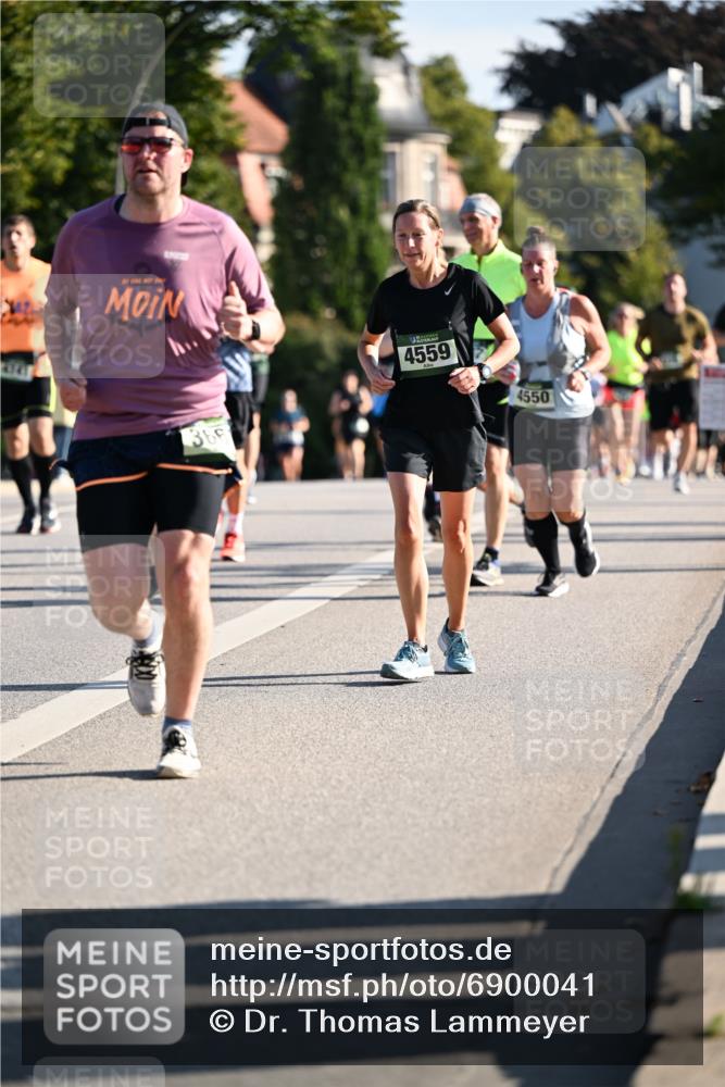 01.09.2024 - BARMER Alsterlauf Dr. Thomas Lammeyer http://msf.ph/oto/6900041 01.09.2024 09:37:38 Laufen 4341, 3184, 366, 4559, 4550 meine-sportfotos.de
