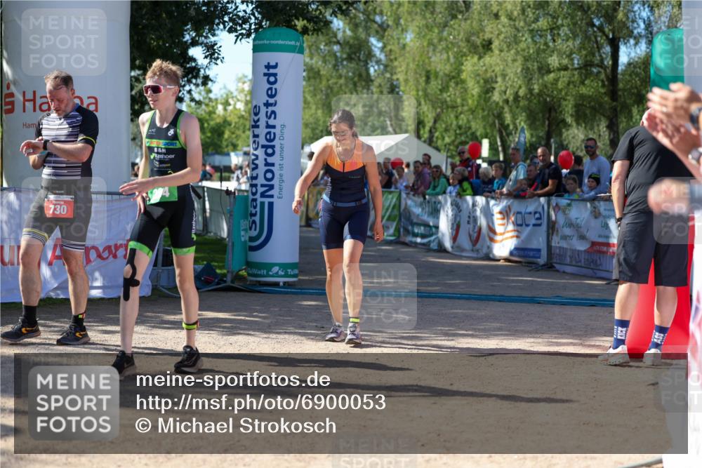 01.09.2024 - 17. Tribühne Triathlon Michael Strokosch http://msf.ph/oto/6900053 01.09.2024 10:55:21 Ziel 149, 294, 730 meine-sportfotos.de