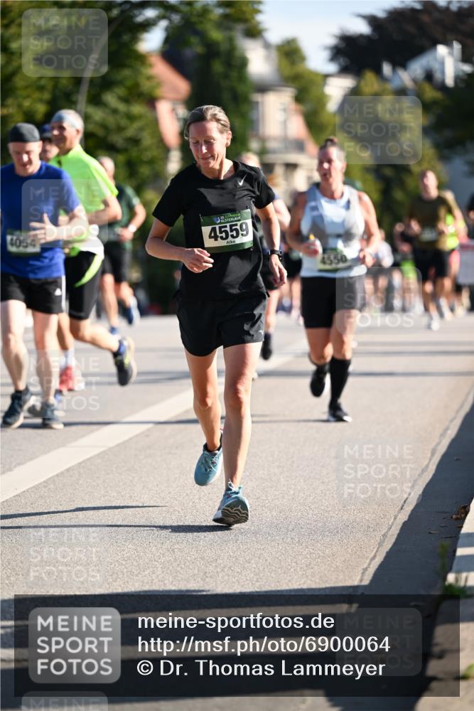 01.09.2024 - BARMER Alsterlauf Dr. Thomas Lammeyer http://msf.ph/oto/6900064 01.09.2024 09:37:39 Laufen 4054, 35, 4559, 4550 meine-sportfotos.de