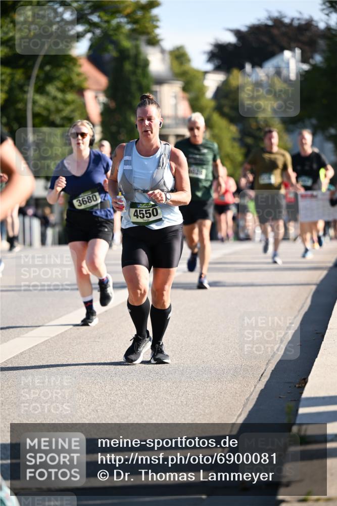 01.09.2024 - BARMER Alsterlauf Dr. Thomas Lammeyer http://msf.ph/oto/6900081 01.09.2024 09:37:41 Laufen 3680, 4550 meine-sportfotos.de