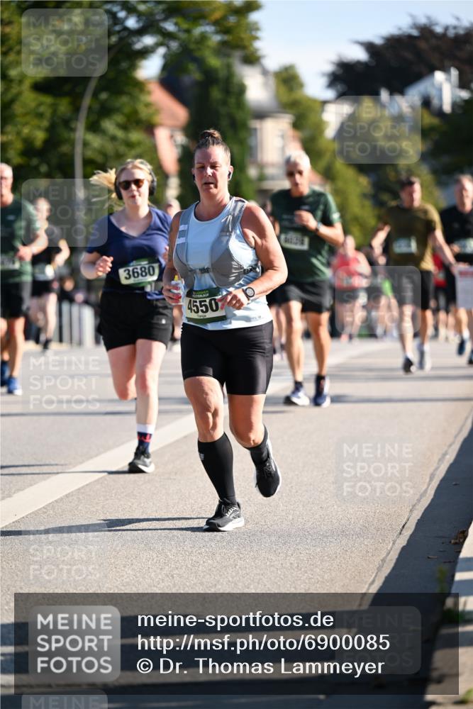 01.09.2024 - BARMER Alsterlauf Dr. Thomas Lammeyer http://msf.ph/oto/6900085 01.09.2024 09:37:41 Laufen 3680, 4550 meine-sportfotos.de