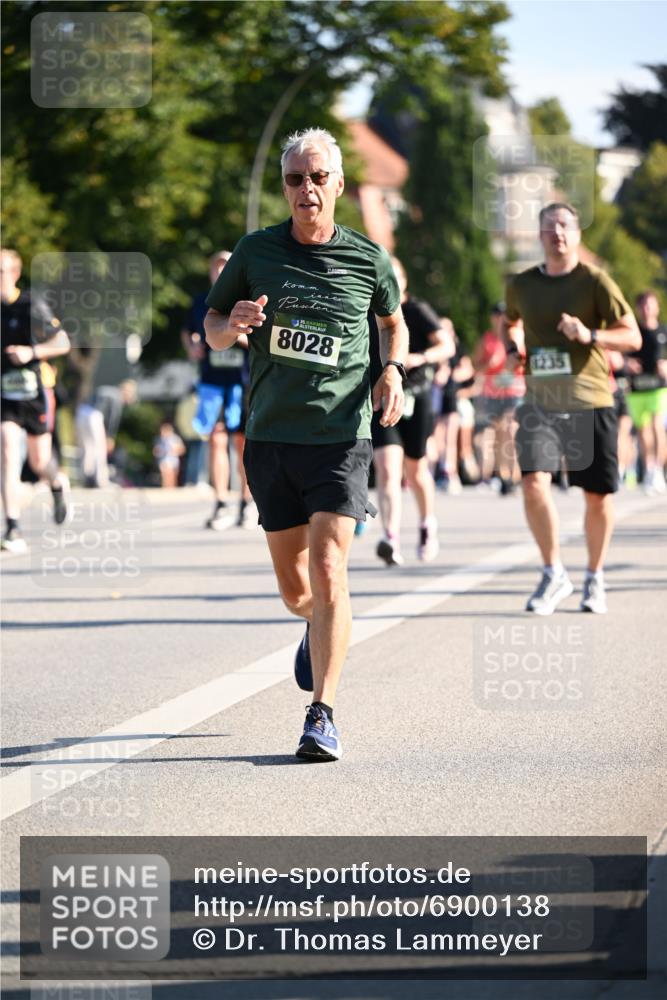 01.09.2024 - BARMER Alsterlauf Dr. Thomas Lammeyer http://msf.ph/oto/6900138 01.09.2024 09:37:44 Laufen 8028, 1235 meine-sportfotos.de