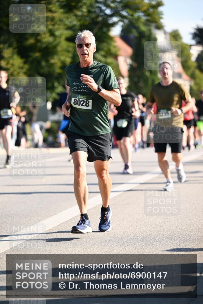 01.09.2024 - BARMER Alsterlauf Dr. Thomas Lammeyer http://msf.ph/oto/6900147 01.09.2024 09:37:44 Laufen 8028, 1235 meine-sportfotos.de