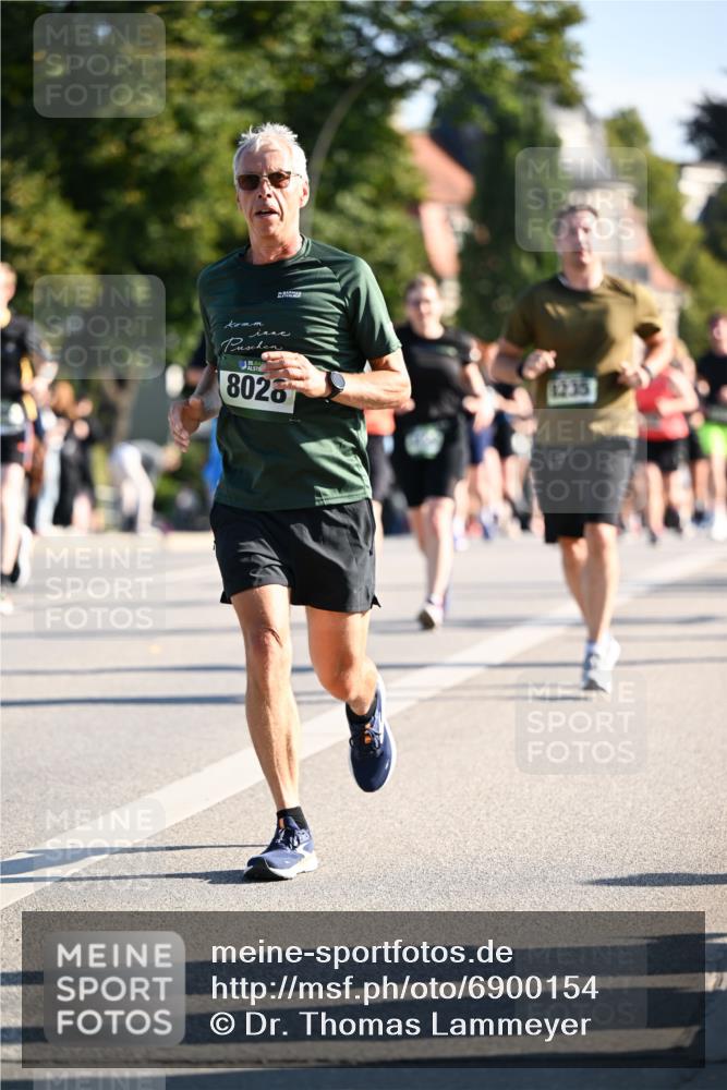 01.09.2024 - BARMER Alsterlauf Dr. Thomas Lammeyer http://msf.ph/oto/6900154 01.09.2024 09:37:44 Laufen 8028, 1235 meine-sportfotos.de