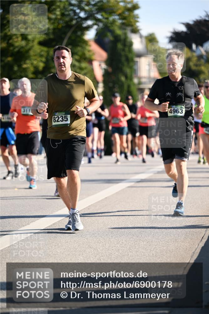 01.09.2024 - BARMER Alsterlauf Dr. Thomas Lammeyer http://msf.ph/oto/6900178 01.09.2024 09:37:46 Laufen 311, 8235, 4963 meine-sportfotos.de