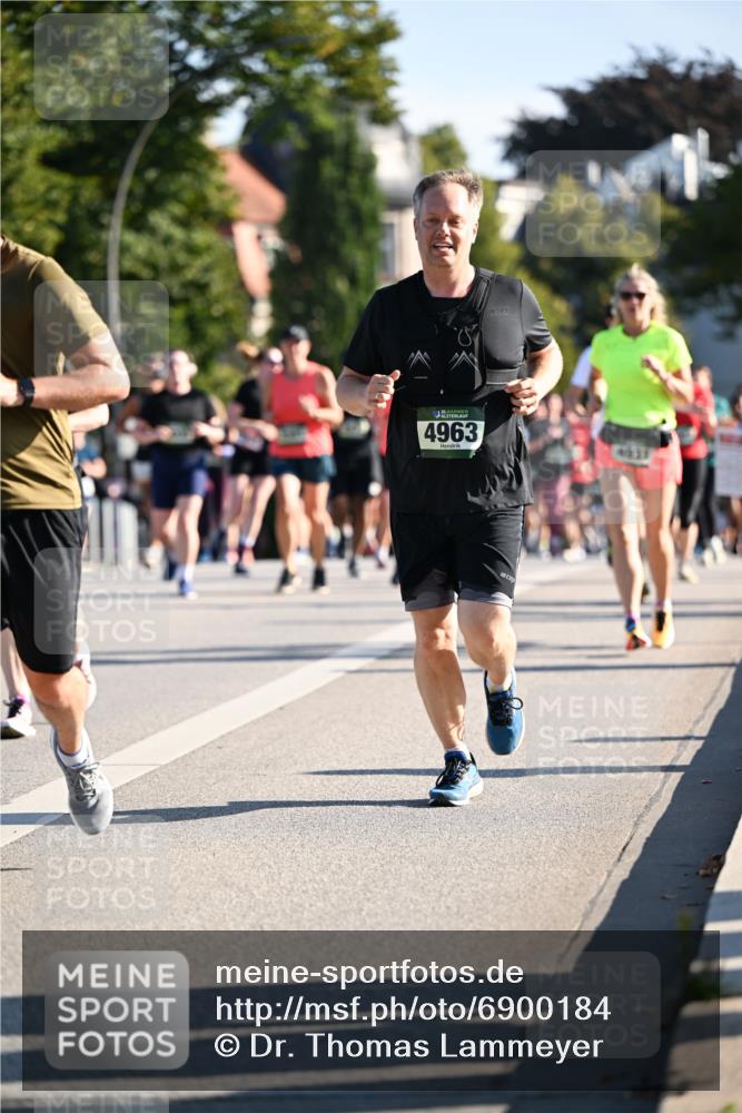 01.09.2024 - BARMER Alsterlauf Dr. Thomas Lammeyer http://msf.ph/oto/6900184 01.09.2024 09:37:46 Laufen 4963 meine-sportfotos.de
