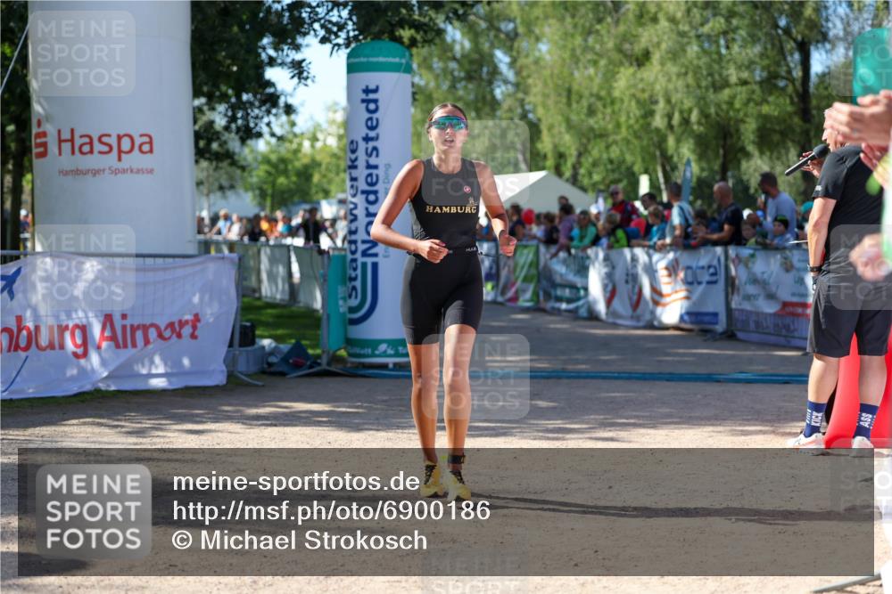 01.09.2024 - 17. Tribühne Triathlon Michael Strokosch http://msf.ph/oto/6900186 01.09.2024 10:55:54 Ziel 165, 166, 285, 306 meine-sportfotos.de