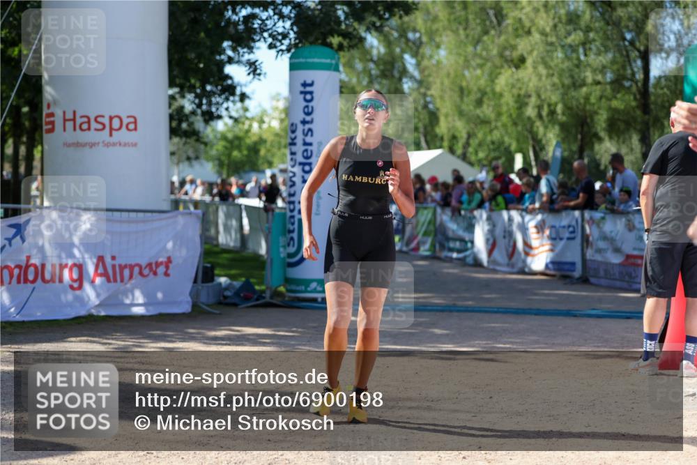 01.09.2024 - 17. Tribühne Triathlon Michael Strokosch http://msf.ph/oto/6900198 01.09.2024 10:55:55 Ziel 165, 166, 285, 306 meine-sportfotos.de