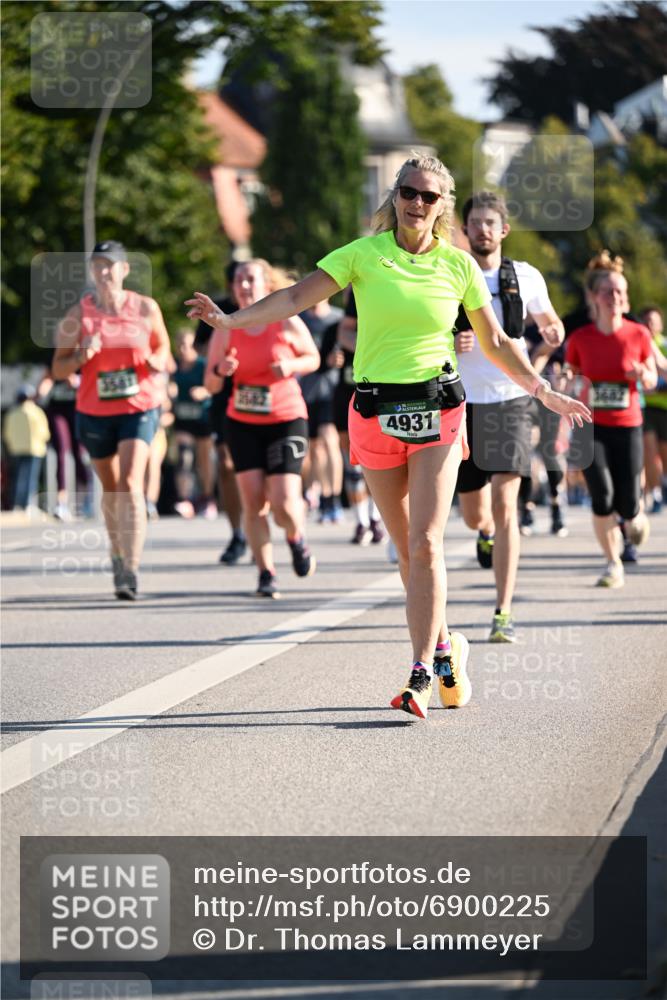01.09.2024 - BARMER Alsterlauf Dr. Thomas Lammeyer http://msf.ph/oto/6900225 01.09.2024 09:37:49 Laufen 3541, 4931 meine-sportfotos.de