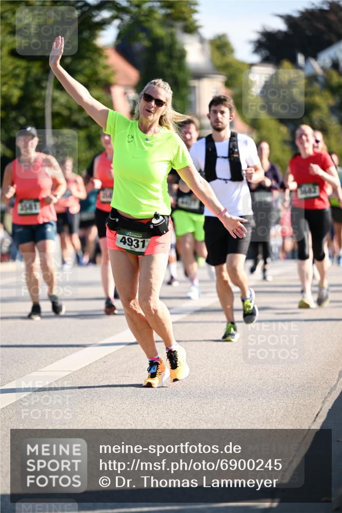 01.09.2024 - BARMER Alsterlauf Dr. Thomas Lammeyer http://msf.ph/oto/6900245 01.09.2024 09:37:49 Laufen 3581, 4931 meine-sportfotos.de