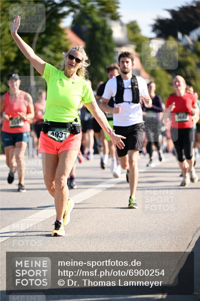 01.09.2024 - BARMER Alsterlauf Dr. Thomas Lammeyer http://msf.ph/oto/6900254 01.09.2024 09:37:50 Laufen 4931 meine-sportfotos.de