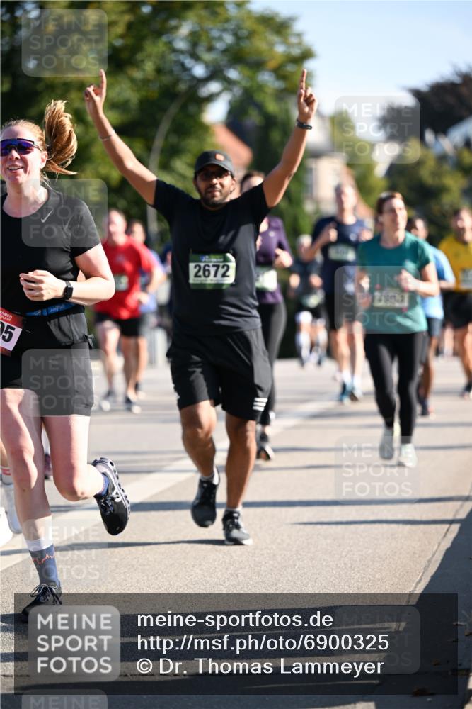 01.09.2024 - BARMER Alsterlauf Dr. Thomas Lammeyer http://msf.ph/oto/6900325 01.09.2024 09:37:54 Laufen 25, 2672 meine-sportfotos.de