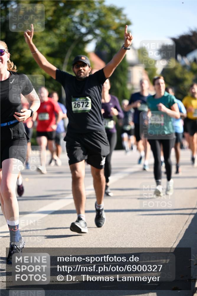 01.09.2024 - BARMER Alsterlauf Dr. Thomas Lammeyer http://msf.ph/oto/6900327 01.09.2024 09:37:54 Laufen 2672 meine-sportfotos.de