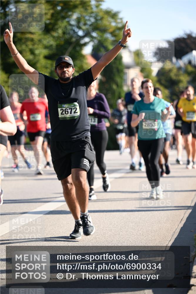 01.09.2024 - BARMER Alsterlauf Dr. Thomas Lammeyer http://msf.ph/oto/6900334 01.09.2024 09:37:54 Laufen 35, 2672, 2853 meine-sportfotos.de