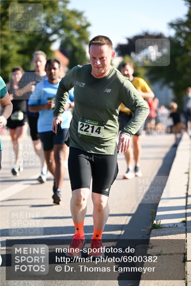 01.09.2024 - BARMER Alsterlauf Dr. Thomas Lammeyer http://msf.ph/oto/6900382 01.09.2024 09:37:57 Laufen 35, 2214 meine-sportfotos.de
