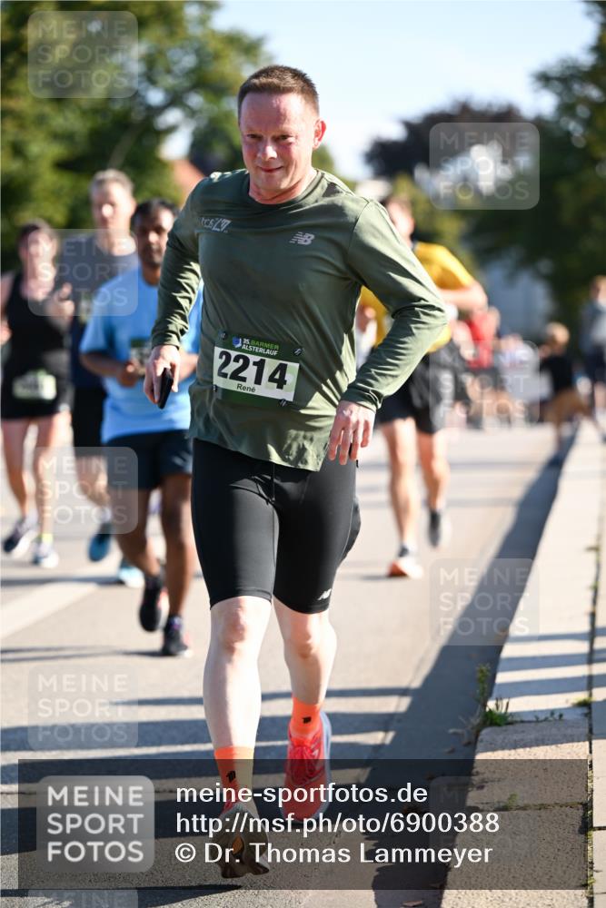 01.09.2024 - BARMER Alsterlauf Dr. Thomas Lammeyer http://msf.ph/oto/6900388 01.09.2024 09:37:57 Laufen 27, 35, 2214, 4 meine-sportfotos.de