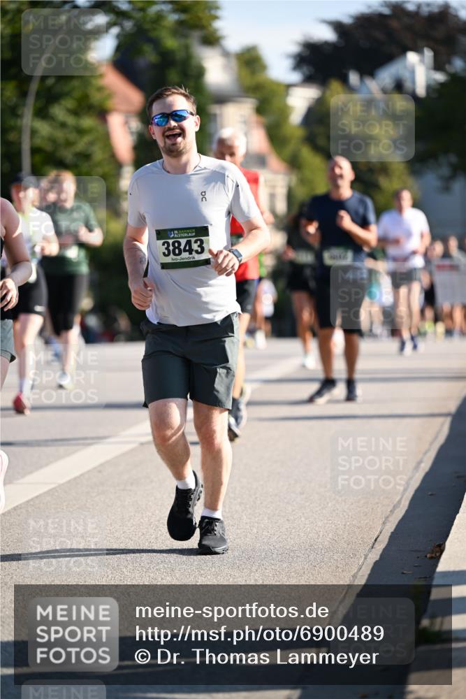 01.09.2024 - BARMER Alsterlauf Dr. Thomas Lammeyer http://msf.ph/oto/6900489 01.09.2024 09:38:05 Laufen 3843 meine-sportfotos.de