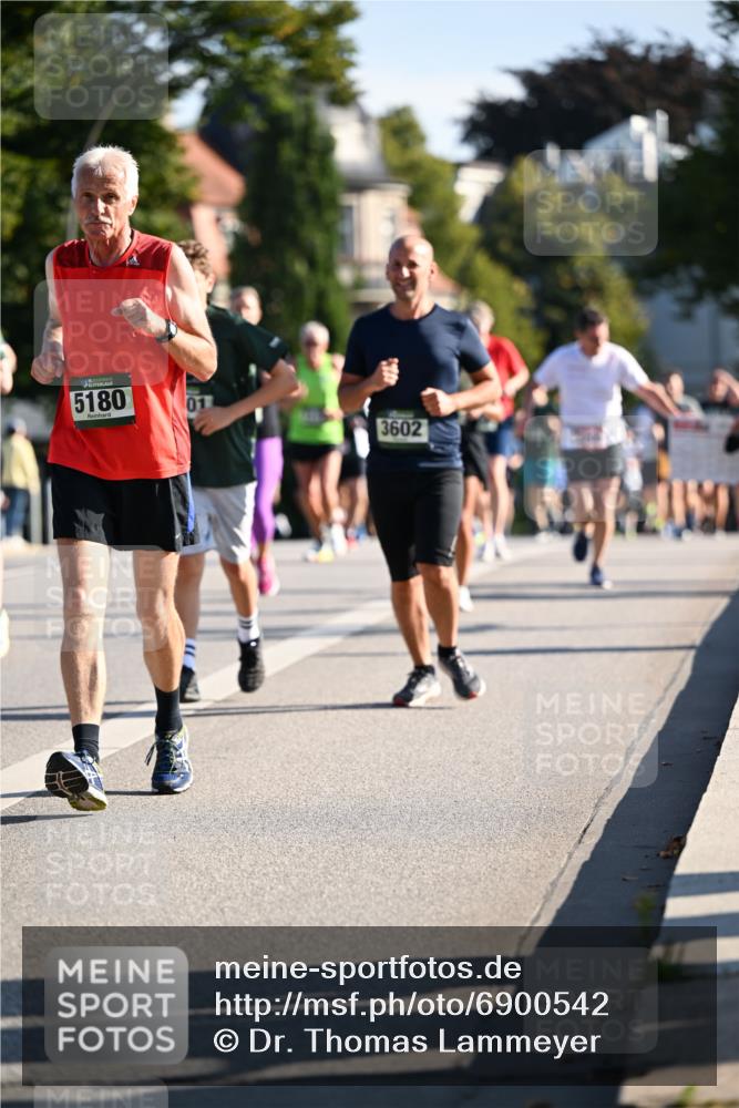 01.09.2024 - BARMER Alsterlauf Dr. Thomas Lammeyer http://msf.ph/oto/6900542 01.09.2024 09:38:07 Laufen 5180, 15, 3602 meine-sportfotos.de