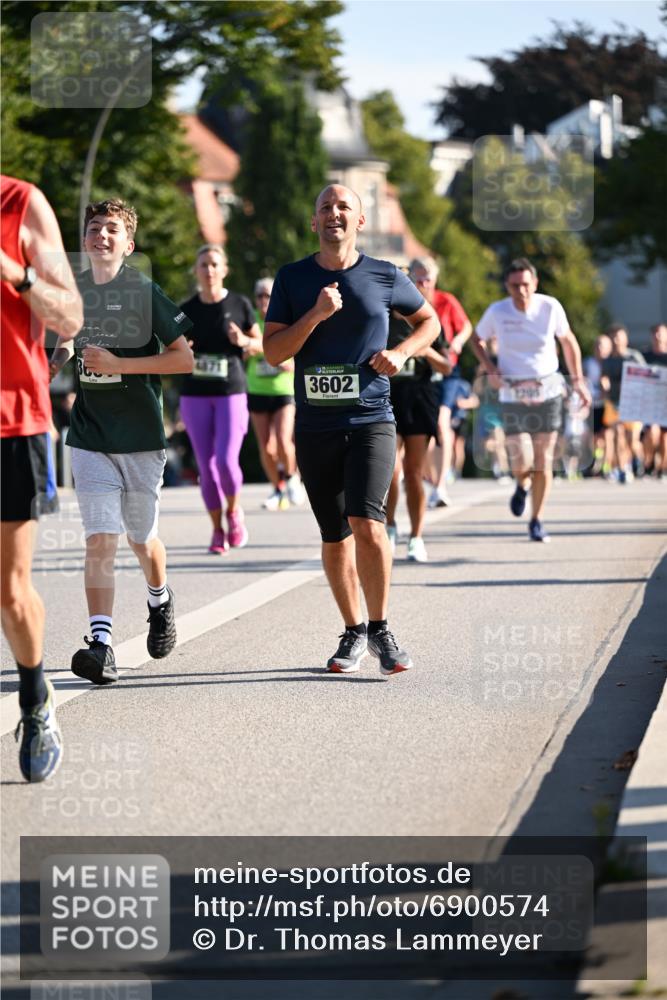 01.09.2024 - BARMER Alsterlauf Dr. Thomas Lammeyer http://msf.ph/oto/6900574 01.09.2024 09:38:08 Laufen 4471, 3602 meine-sportfotos.de