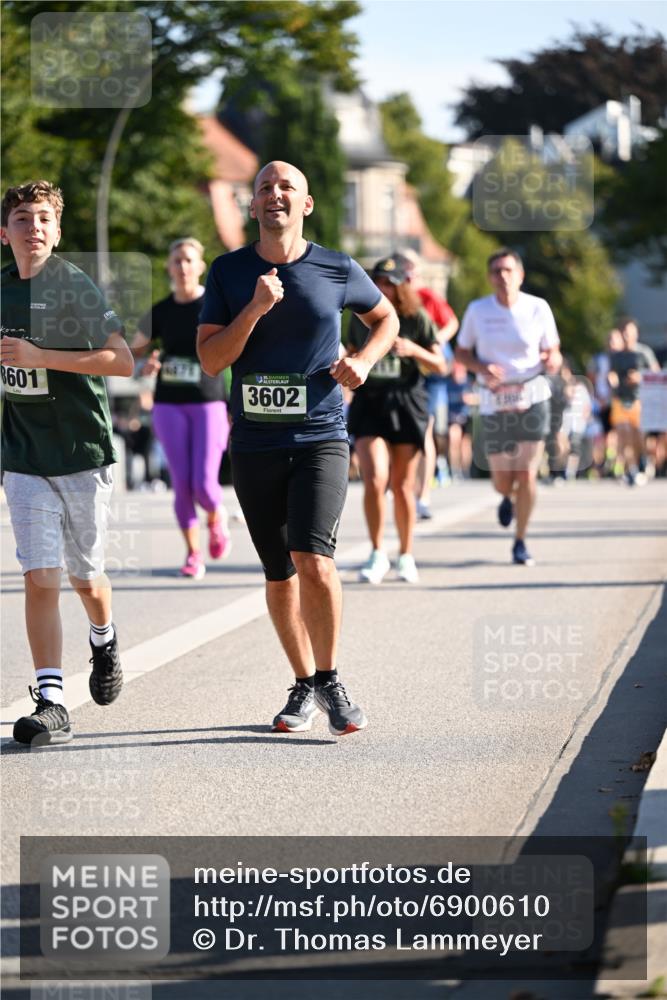 01.09.2024 - BARMER Alsterlauf Dr. Thomas Lammeyer http://msf.ph/oto/6900610 01.09.2024 09:38:08 Laufen 601, 6078, 35, 3602 meine-sportfotos.de