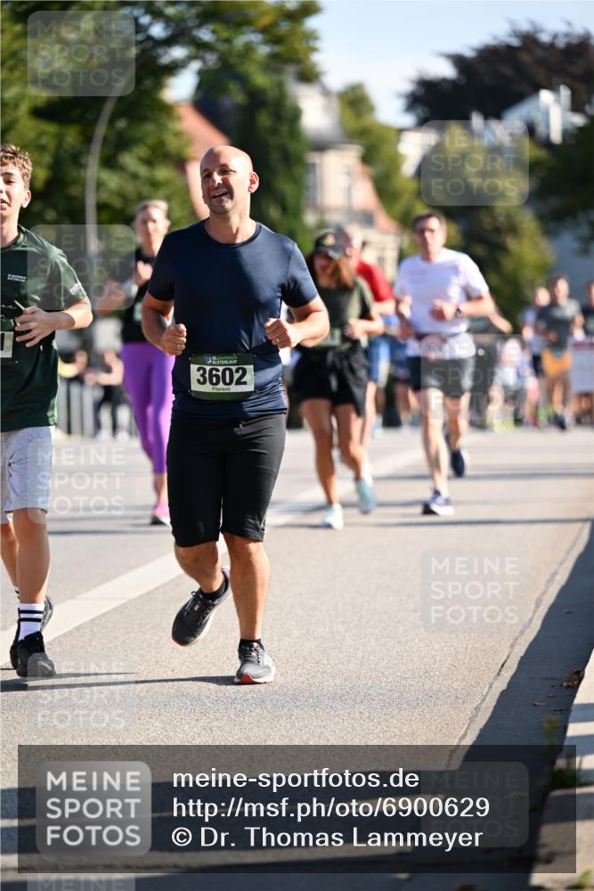 01.09.2024 - BARMER Alsterlauf Dr. Thomas Lammeyer http://msf.ph/oto/6900629 01.09.2024 09:38:09 Laufen 5, 3602 meine-sportfotos.de