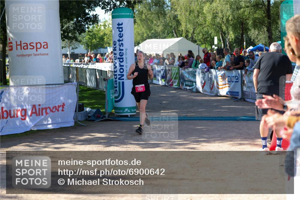 01.09.2024 - 17. Tribühne Triathlon Michael Strokosch http://msf.ph/oto/6900642 01.09.2024 10:56:58 Ziel 157 meine-sportfotos.de