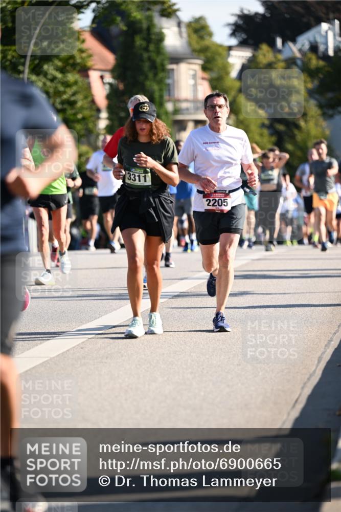 01.09.2024 - BARMER Alsterlauf Dr. Thomas Lammeyer http://msf.ph/oto/6900665 01.09.2024 09:38:10 Laufen 3311, 2205 meine-sportfotos.de
