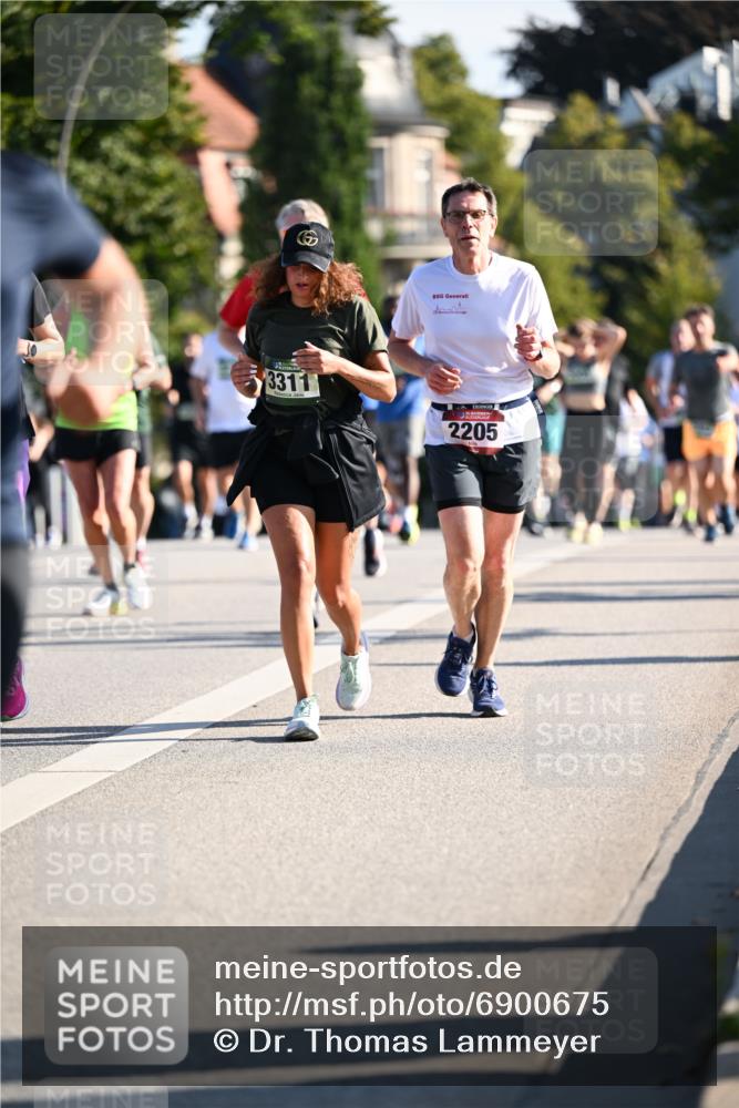 01.09.2024 - BARMER Alsterlauf Dr. Thomas Lammeyer http://msf.ph/oto/6900675 01.09.2024 09:38:10 Laufen 3311, 2205 meine-sportfotos.de