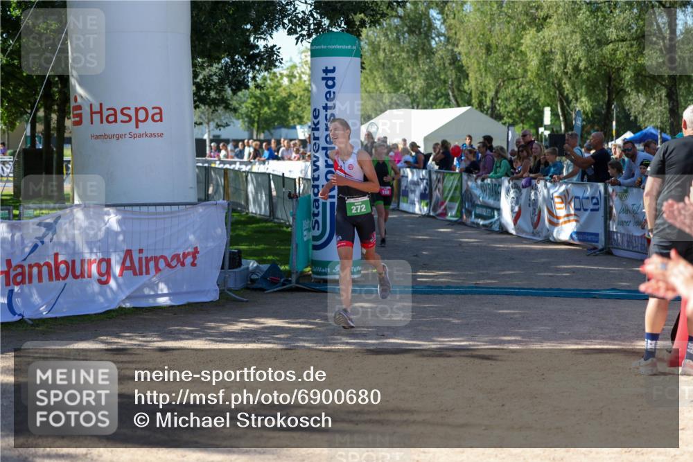 01.09.2024 - 17. Tribühne Triathlon Michael Strokosch http://msf.ph/oto/6900680 01.09.2024 10:57:45 Ziel 168, 272 meine-sportfotos.de