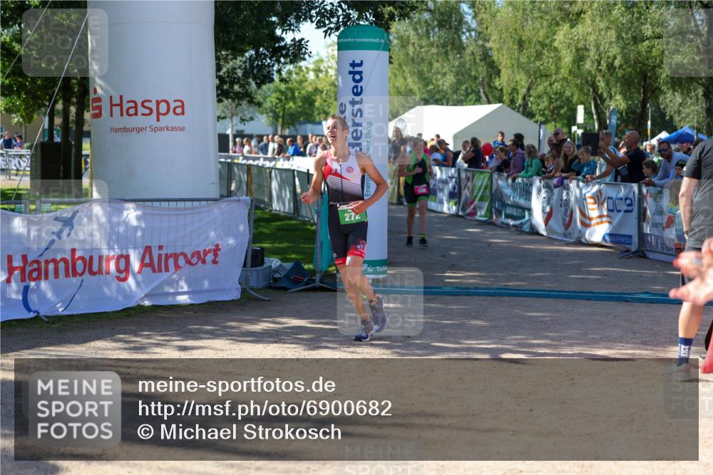 01.09.2024 - 17. Tribühne Triathlon Michael Strokosch http://msf.ph/oto/6900682 01.09.2024 10:57:46 Ziel 168, 272 meine-sportfotos.de
