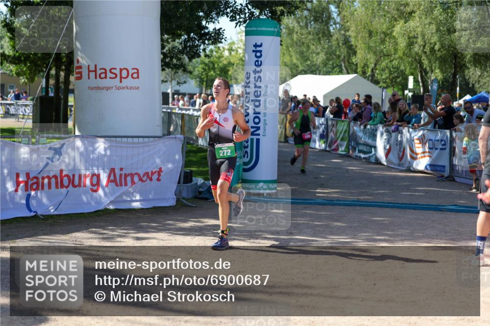 01.09.2024 - 17. Tribühne Triathlon Michael Strokosch http://msf.ph/oto/6900687 01.09.2024 10:57:46 Ziel 168, 272 meine-sportfotos.de