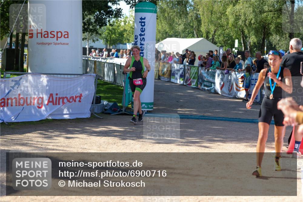 01.09.2024 - 17. Tribühne Triathlon Michael Strokosch http://msf.ph/oto/6900716 01.09.2024 10:57:49 Ziel 168, 272 meine-sportfotos.de