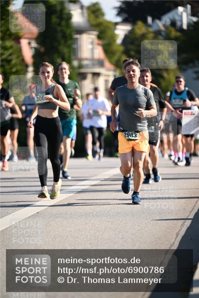 01.09.2024 - BARMER Alsterlauf Dr. Thomas Lammeyer http://msf.ph/oto/6900786 01.09.2024 09:38:15 Laufen 306, 2983 meine-sportfotos.de