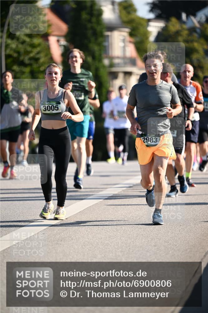 01.09.2024 - BARMER Alsterlauf Dr. Thomas Lammeyer http://msf.ph/oto/6900806 01.09.2024 09:38:16 Laufen 3005, 2983 meine-sportfotos.de