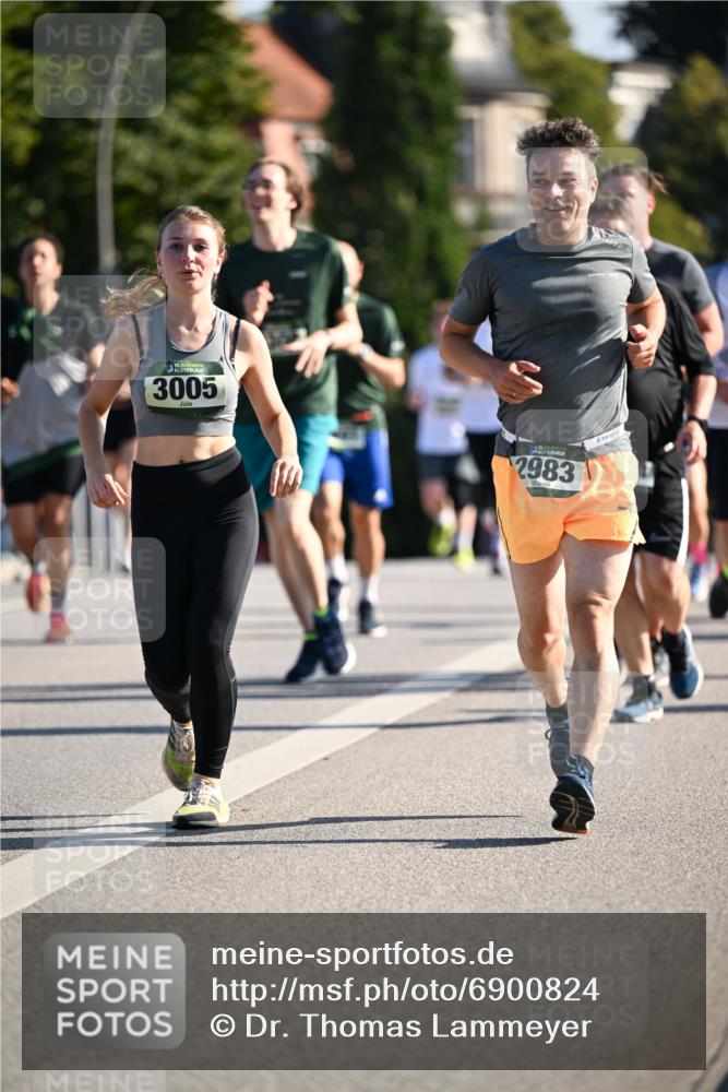 01.09.2024 - BARMER Alsterlauf Dr. Thomas Lammeyer http://msf.ph/oto/6900824 01.09.2024 09:38:17 Laufen 3005, 2983 meine-sportfotos.de