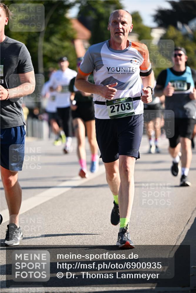 01.09.2024 - BARMER Alsterlauf Dr. Thomas Lammeyer http://msf.ph/oto/6900935 01.09.2024 09:38:20 Laufen 35, 2703, 4147 meine-sportfotos.de