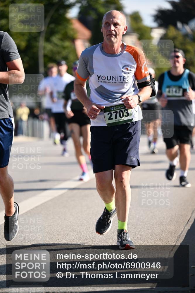 01.09.2024 - BARMER Alsterlauf Dr. Thomas Lammeyer http://msf.ph/oto/6900946 01.09.2024 09:38:20 Laufen 41147, 35, 5, 2703 meine-sportfotos.de