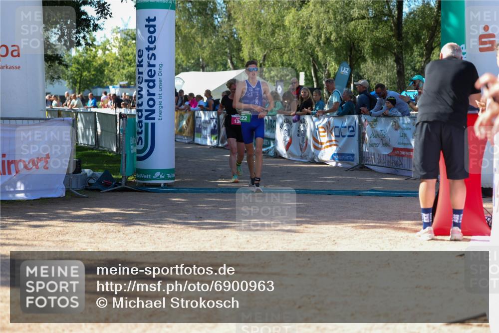 01.09.2024 - 17. Tribühne Triathlon Michael Strokosch http://msf.ph/oto/6900963 01.09.2024 10:58:34 Ziel 139, 222 meine-sportfotos.de