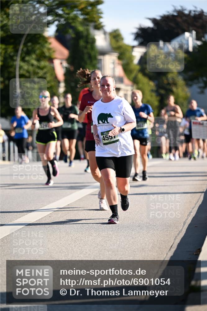 01.09.2024 - BARMER Alsterlauf Dr. Thomas Lammeyer http://msf.ph/oto/6901054 01.09.2024 09:38:27 Laufen 4557 meine-sportfotos.de