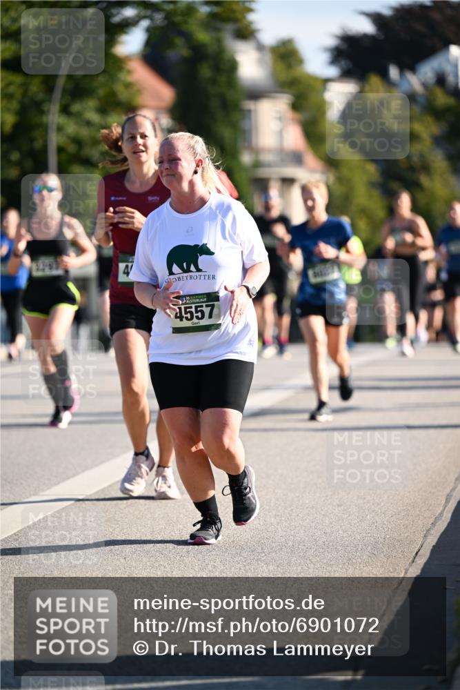 01.09.2024 - BARMER Alsterlauf Dr. Thomas Lammeyer http://msf.ph/oto/6901072 01.09.2024 09:38:28 Laufen 4, 4557 meine-sportfotos.de