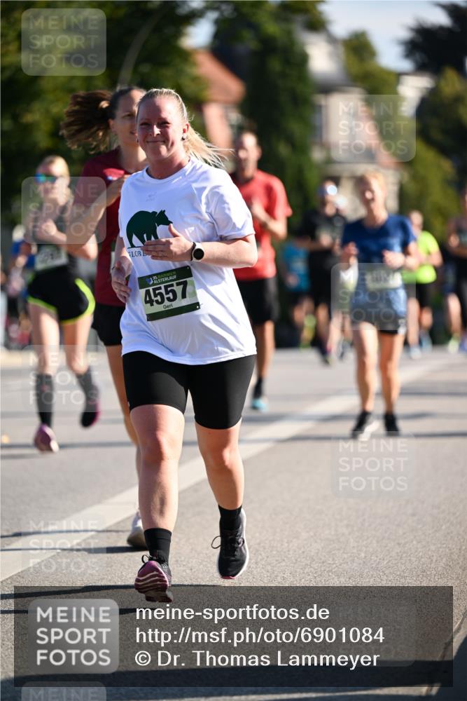 01.09.2024 - BARMER Alsterlauf Dr. Thomas Lammeyer http://msf.ph/oto/6901084 01.09.2024 09:38:28 Laufen 4557 meine-sportfotos.de