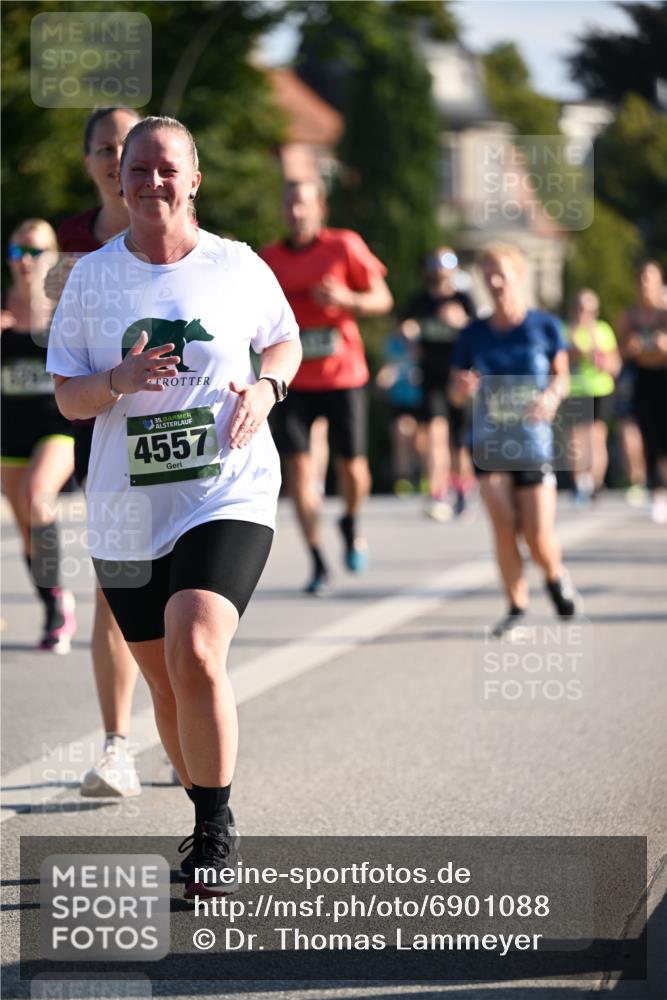 01.09.2024 - BARMER Alsterlauf Dr. Thomas Lammeyer http://msf.ph/oto/6901088 01.09.2024 09:38:29 Laufen 35, 4557 meine-sportfotos.de