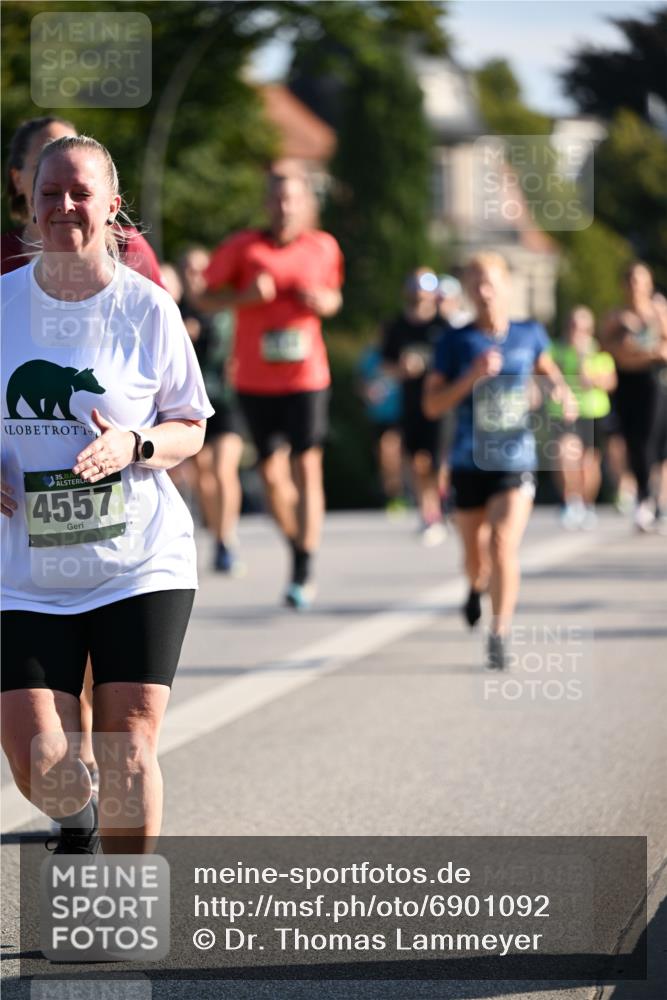 01.09.2024 - BARMER Alsterlauf Dr. Thomas Lammeyer http://msf.ph/oto/6901092 01.09.2024 09:38:29 Laufen 10, 4557 meine-sportfotos.de