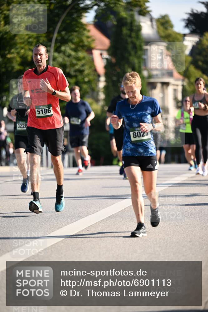 01.09.2024 - BARMER Alsterlauf Dr. Thomas Lammeyer http://msf.ph/oto/6901113 01.09.2024 09:38:30 Laufen 3228, 5186, 8027 meine-sportfotos.de