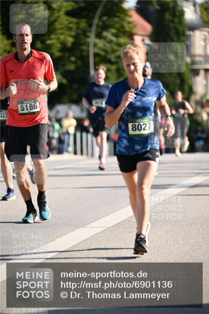 01.09.2024 - BARMER Alsterlauf Dr. Thomas Lammeyer http://msf.ph/oto/6901136 01.09.2024 09:38:31 Laufen 322, 5186, 8027 meine-sportfotos.de