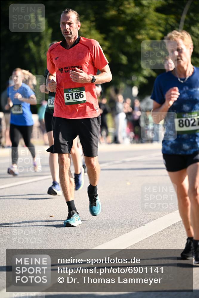 01.09.2024 - BARMER Alsterlauf Dr. Thomas Lammeyer http://msf.ph/oto/6901141 01.09.2024 09:38:31 Laufen 10019, 32, 35, 5186, 8027 meine-sportfotos.de