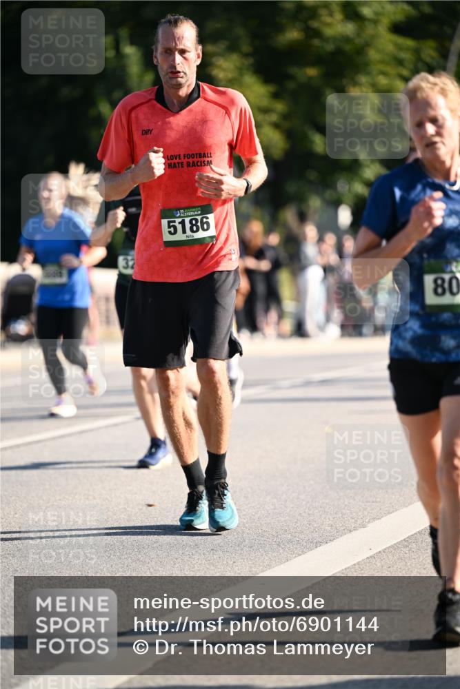 01.09.2024 - BARMER Alsterlauf Dr. Thomas Lammeyer http://msf.ph/oto/6901144 01.09.2024 09:38:32 Laufen 32, 5186, 80 meine-sportfotos.de